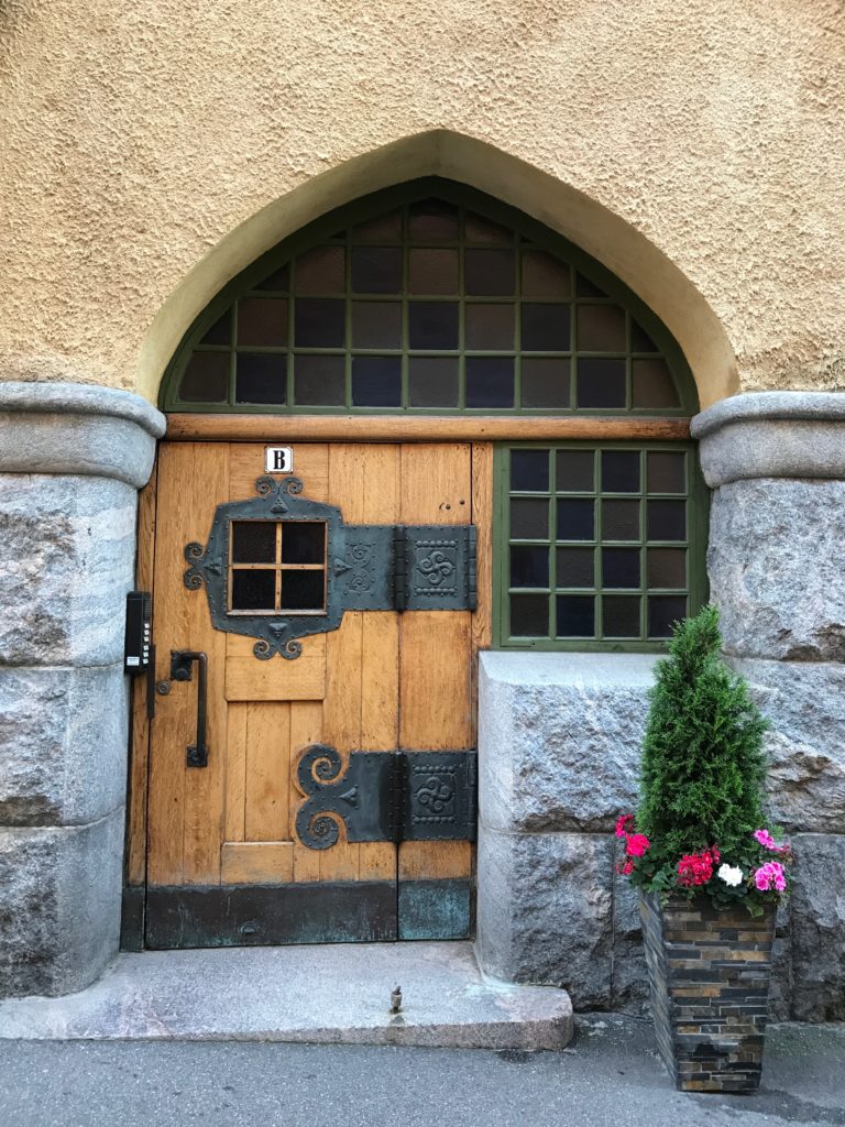 Another unbelievable Helsinki doorway